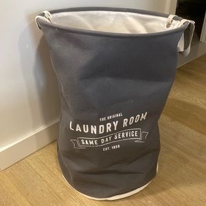 Collapsible laundry basket